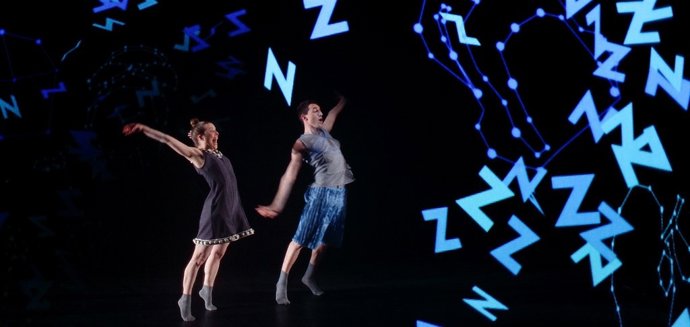 Escena de la obra 'DOT'