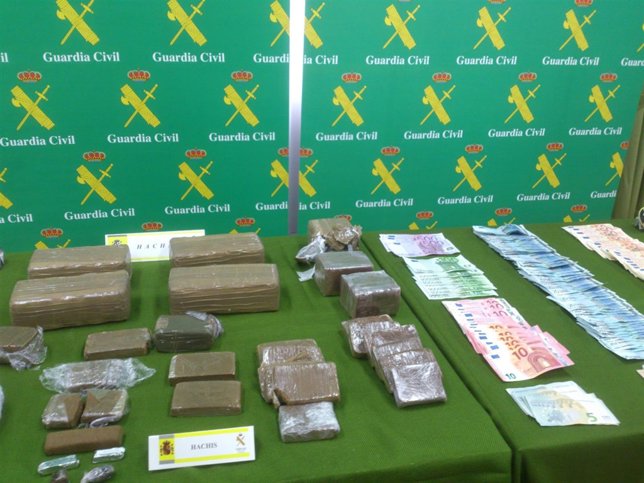 Droga y material incautado en la operación Sinobas