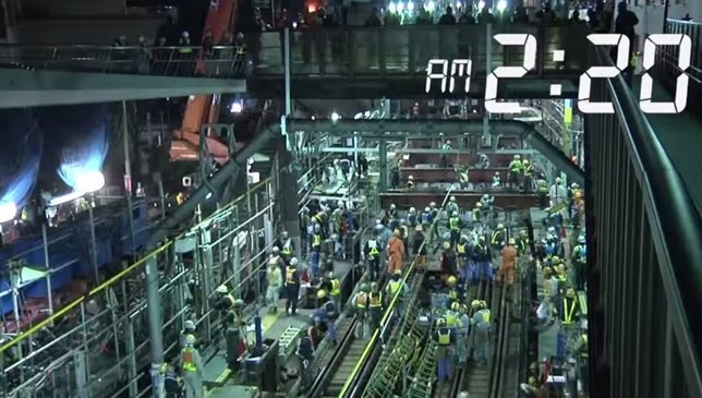 1.200 Japoneses Hicieron Falta Para Cambiar Una Estación De Metro En Una Noche