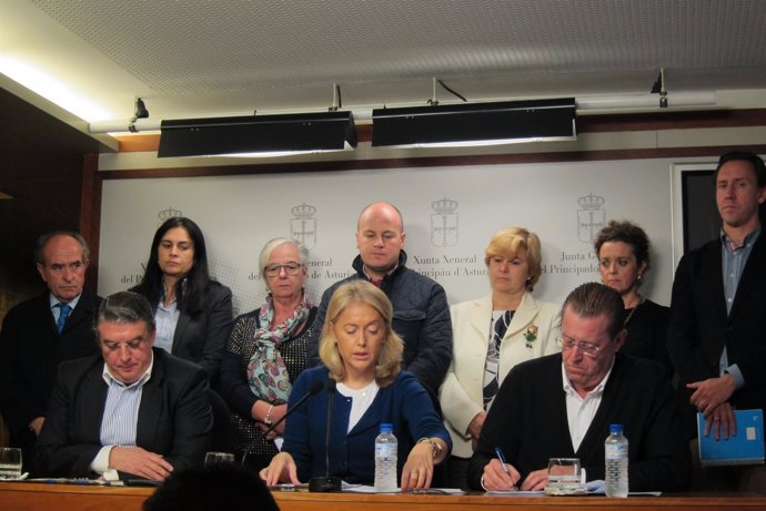 Diputados de Foro Asturias, en la rueda de prensa