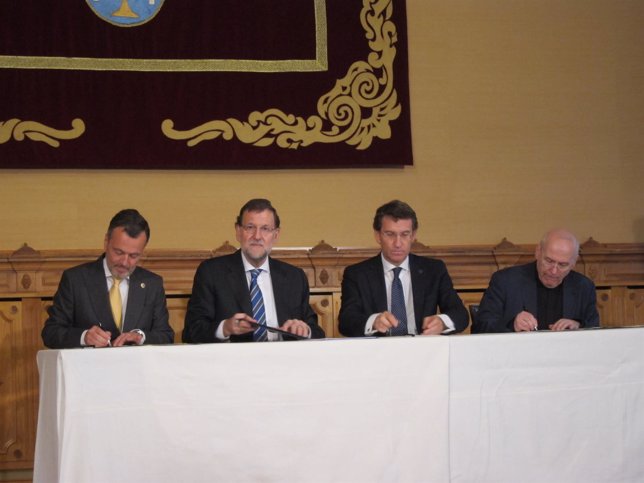 Rajoy firma el convenio de colaboración con la Catedral de Santiago