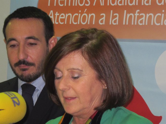 María José Sánchez Rubio en declaraciones a los medios en Cádiz