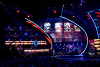 Enrique Iglesias triunfa en los Grammy Latino con 'Bailando'