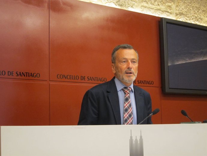 Agustín Hernández en rueda de prensa
