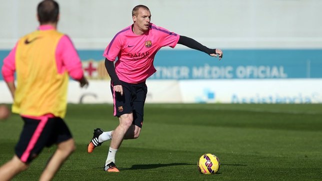 Jeremy Mathieu entrenando con el Barcelona