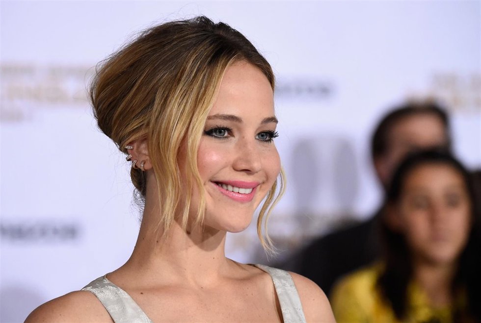 Attends the premiere of Lionsgate's