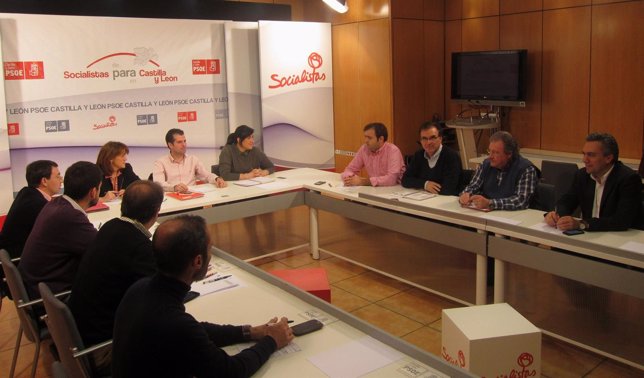Tudanca se reúne con los secretarios provinciales del PSOE