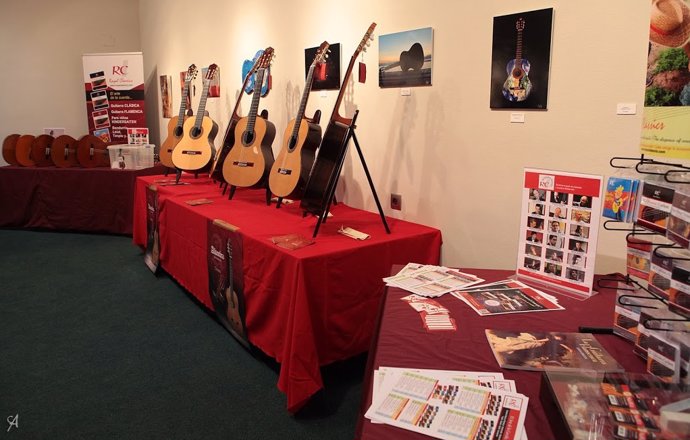 Exposición dedicada a la guitarra en el Palau de la Música