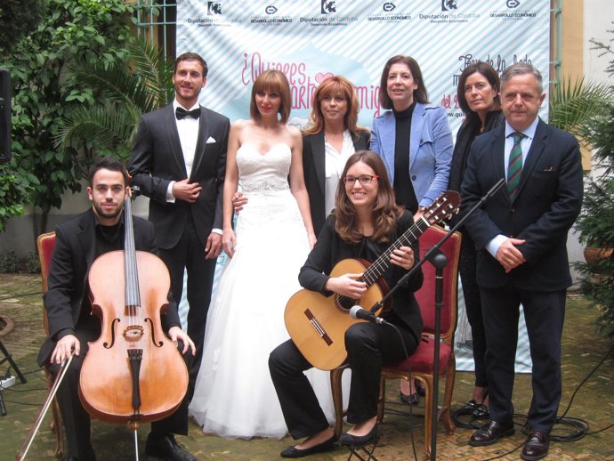 Fuentes (dcha.) en la presentación de la feria