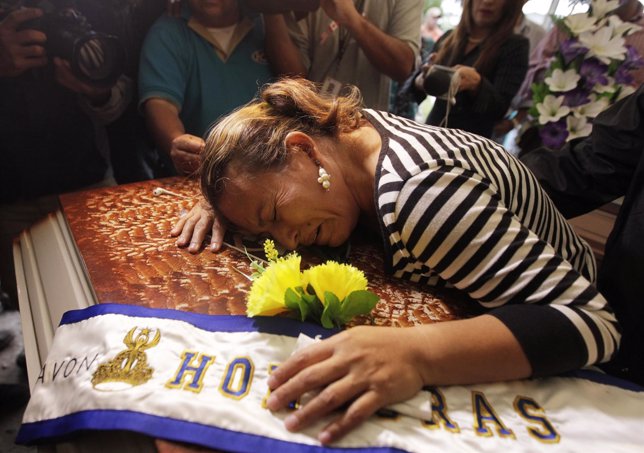 Las imágenes del entierro de Miss Honduras y su hermana 