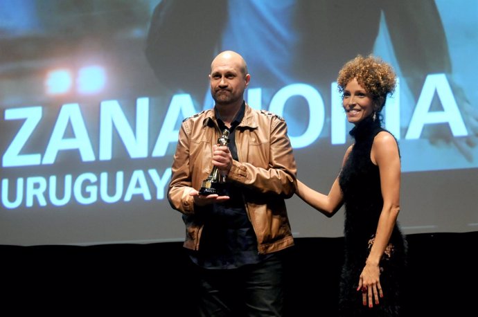 El director de 'Zanahoria', Enrique Buchichio, ganador del Colón de Oro. 