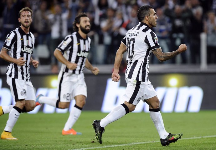 Tévez, Pirlo y Marchisio celebran un gol de la Juventus