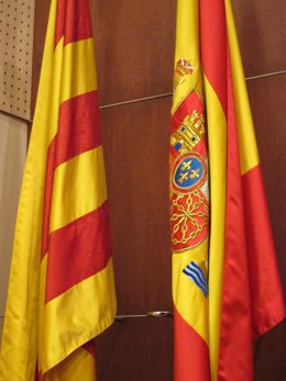 Bandera Catalana Y Española, Senyera, Independencia, Pacto Fiscal