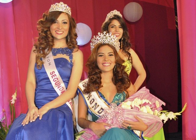 Participantes de Miss Honduras y la ganadora María José Alvarado