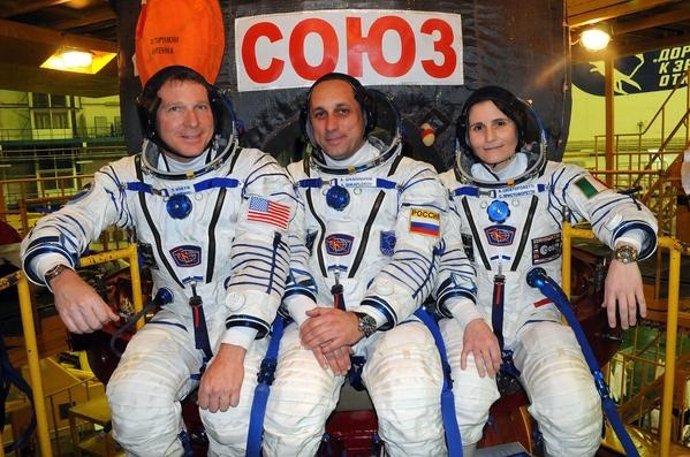 Expedición 42 de la ISS