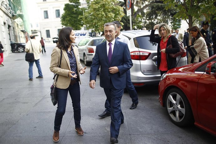 Paulino Rivero asiste a un acto contra las prospecciones petrolíferas en Canaria