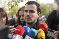 Garzón asegura que IU no será "muleta" de Podemos