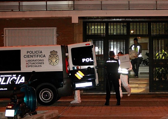 La Policía registra la casa del presunto pederasta de Ciudad Lineal