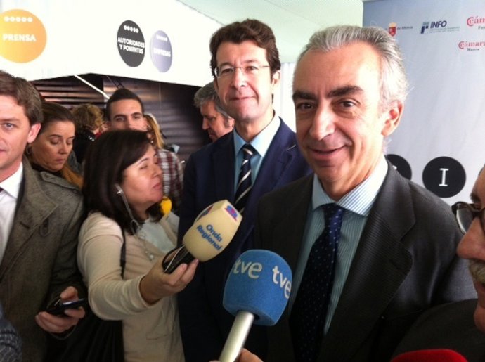 Ferre, junto a Ruiz, en su visita a Cartagena