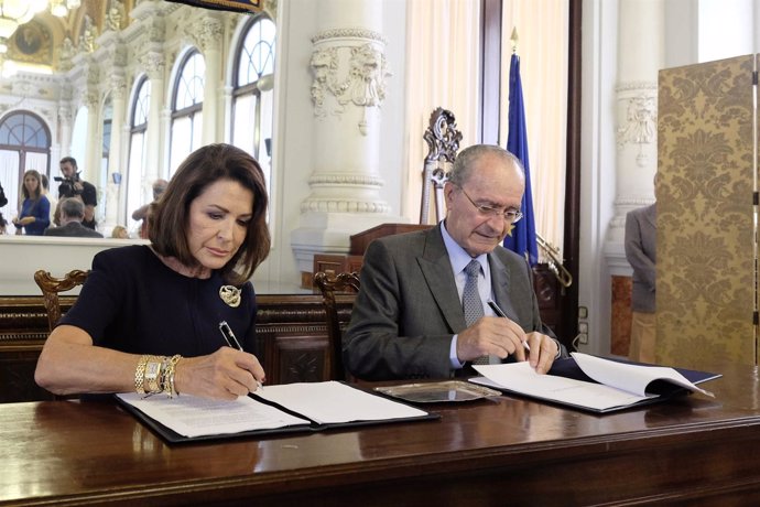 Carmen Riera coleccioón arte CAC Málaga firma prórroga acuerdo de la torre