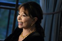 Isabel Allende: "No se puede criticar a toda la población por lo que hace secretamente la CIA"