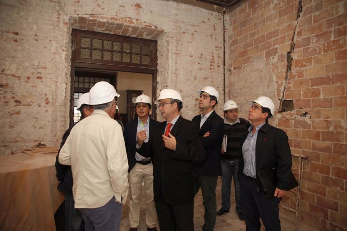 El alcalde de Almería visita las obras del museo de Doña Pakyta