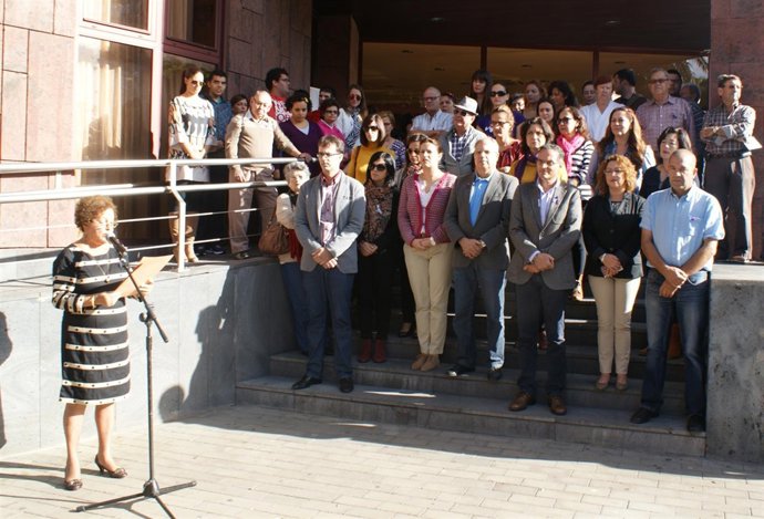 Lectura del manifiesto en el Cabildo de La Gomera
