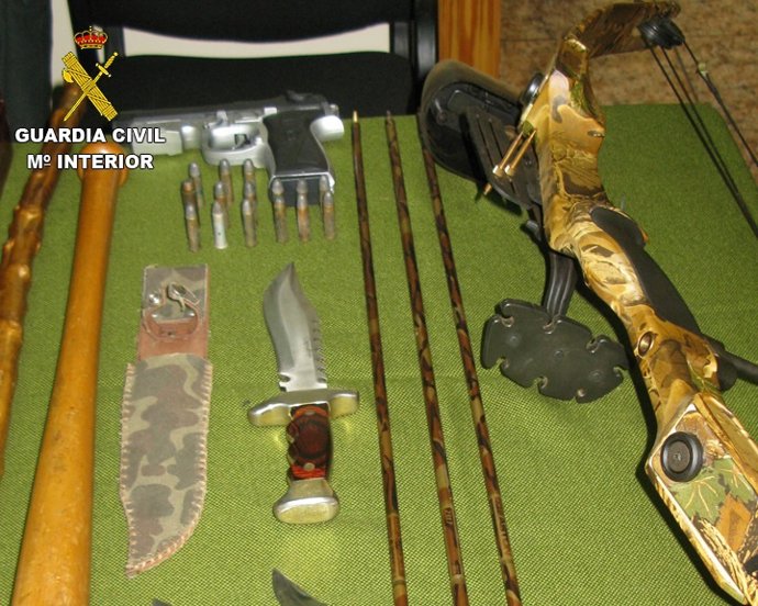 Objetos incautados al propietario del pub