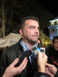 Maíllo considera "absolutamente prioritaria" la lucha por la igualdad para combatir la violencia de género