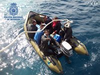 Detenidos los presuntos organizadores y patronos de dos pateras en las que viajaban 38 personas