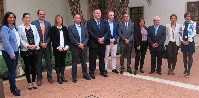 El nuevo consejero de Fomento con la Corporación municipal de La Unión