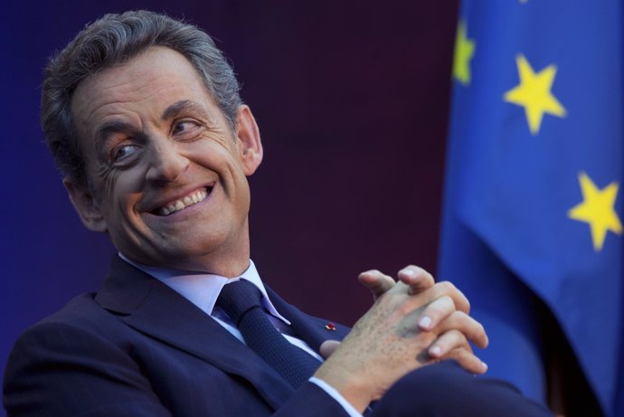El expresidente de Francia Nicolas Sarkozy en un mitin a las afueras de París