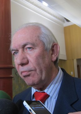 El consejero de Economía y Empleo del Gobierno de Aragón, Francisco Bono.