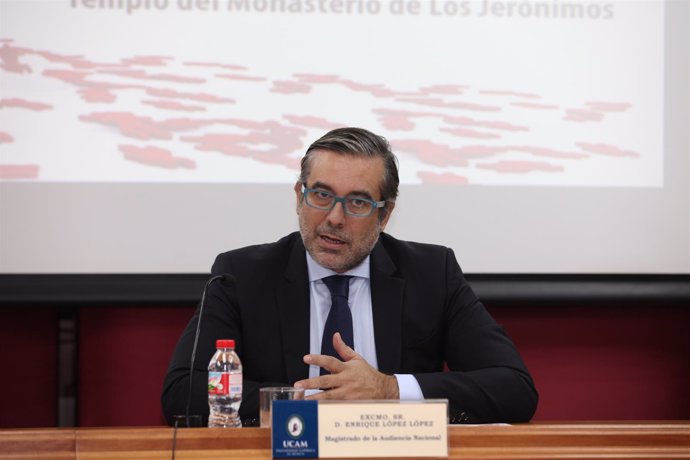El juez Enrique López en su ponencia en la UCAM