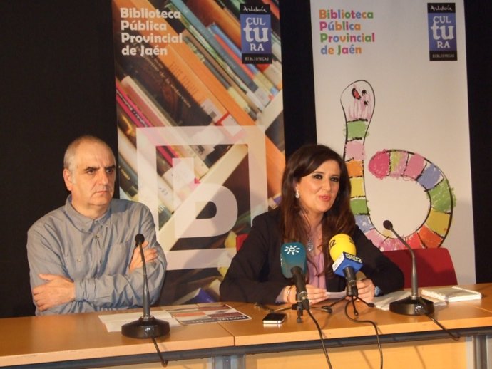 González y Caballero presentan el 40 aniversario de la Biblioteca Provincial.
