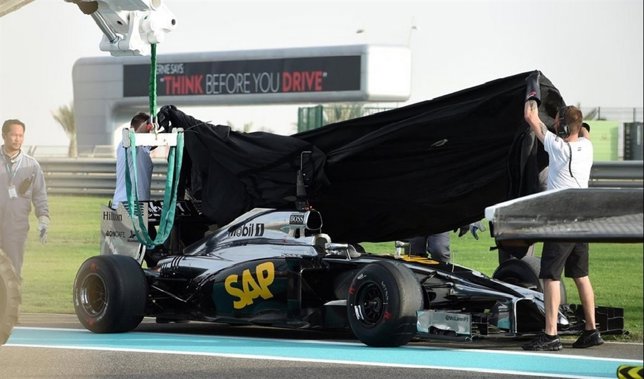 Coche de McLaren detenido en Yas Marina