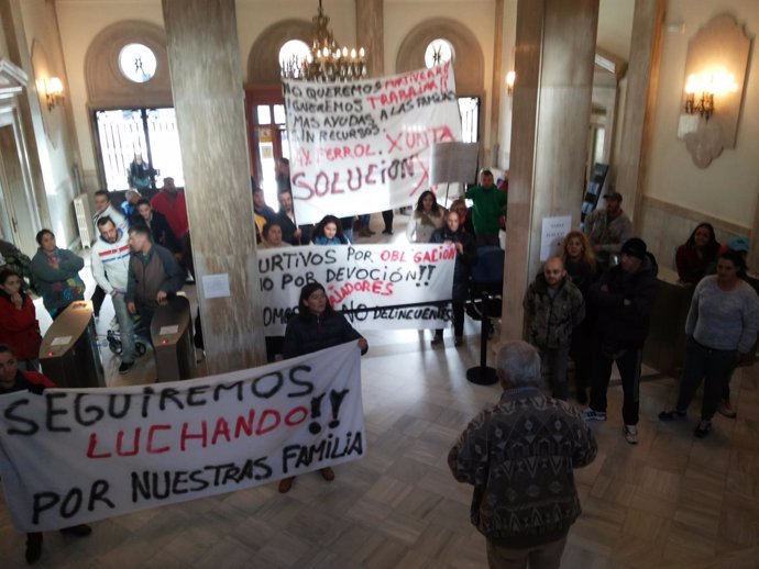 Protesta de mariscadores furtivos en Ferrol.
