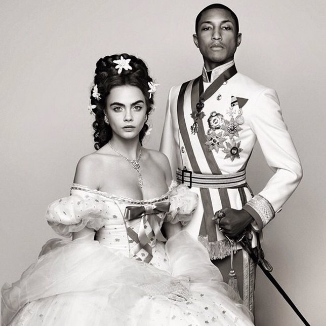 Cara Delevingne y Pharrell Williams juntos en el nuevo video de Chanel