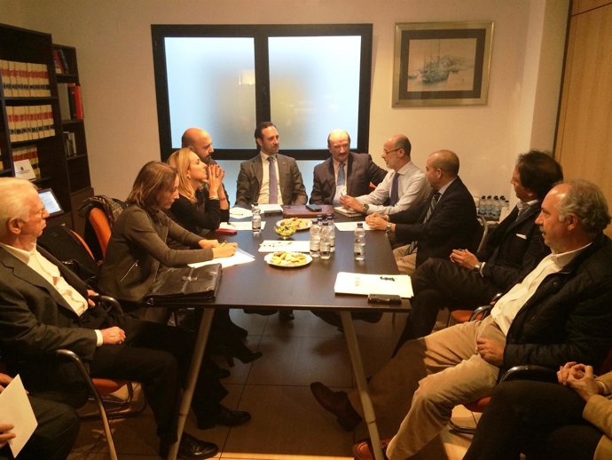Reunión de Bauzá con representantes del sector turístico