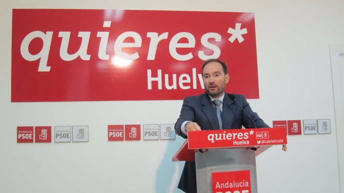 El secretario de agrupación local del PSOE de Huelva, José Fernández.
