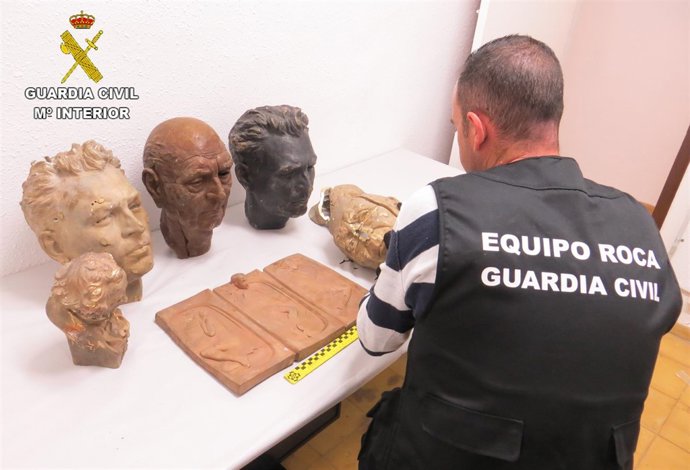 Esculturas recuperadas por la Guardia Civil