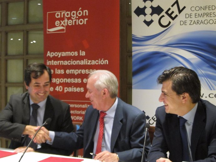  Ricardo Mur Y Francisco Bono Firman Convenio Aragón Exterior