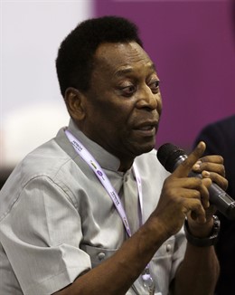 Pelé durante una conferencia en Sao Paulo