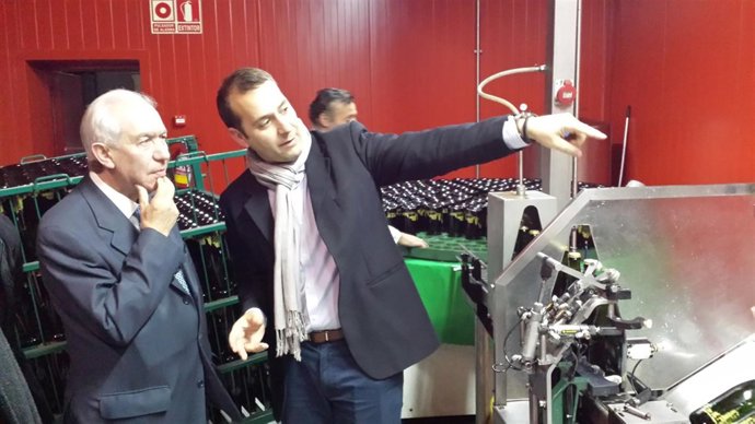 Bono visita Bodegas Langa