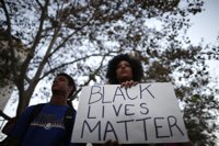 El caso de Ferguson subraya las divisiones entre blancos y negros en EEUU