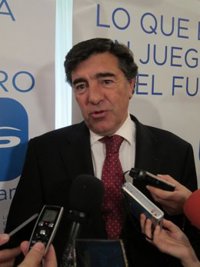 Hernando (PSOE): "Si Chaves y Griñán estuvieran como Mato no tendríamos España para correr"