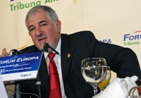 Conde-Pumpido expresa su apoyo a Torres-Dulce en relación con la querella a Mas porque afronta problemas "muy complejos"