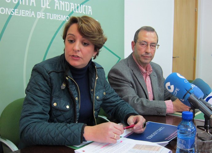María del Carmen Cantero, con Juan Antonio Sáez, informa sobre la auditoría.