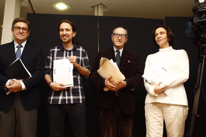 Pablo Iglesias, Carolina Bescansa, Vincenç Navarro y Juan Torres