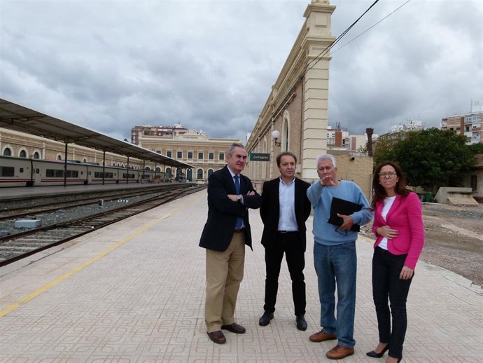 Tovar y Gordo, en la estación de Cartagena
